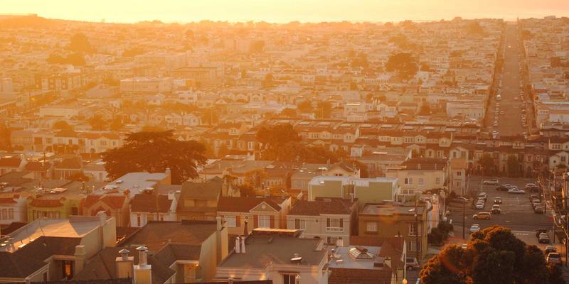 穿越欧亚的传奇航程：博斯普鲁斯海峡游船全攻略，从历史遗迹到宫殿全景